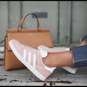 EUC ADIDAS wonder pink Gazelle size 7.5 suede look